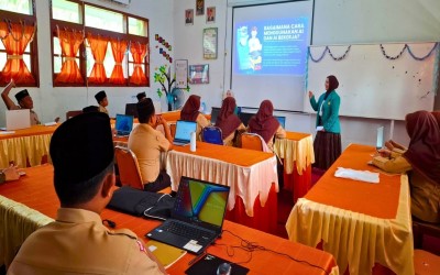 MTsN 2 Aceh Timur Gelar Kegiatan “AI for Education: Etika, Peluang, dan Tantangan” Bersama Mahasiswa KKN Tematik USK