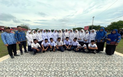 MTsN 2 Aceh Timur Turut Serta Mengikuti Upacara Peringatan HUT Kemerdekaan RI Ke 79