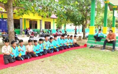 Kegiatan P5, MTsN 2 Aceh Timur Ajarkan Rutinitas Tarian Likok Pulo-Aceh
