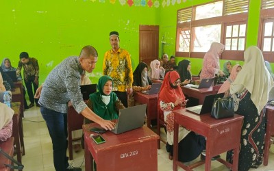 Kasubbag Tata Usaha Kankemenag Kabupaten Aceh Timur Tinjau UKKJ di Lokasi MTsN 2 Aceh Timur
