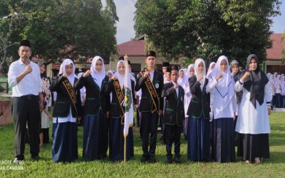 Pengurus OSIM Masa Bakti 2023/2024 Resmi Dilantik Oleh Kepala Madrasah MTsN 2 Aceh Timur