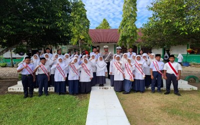 Iptu. Bustamam, KBO Sat Lantas Polres Aceh Timur Jadi Pembina Upacara Senin Pagi di MTsN 2 Aceh Timur